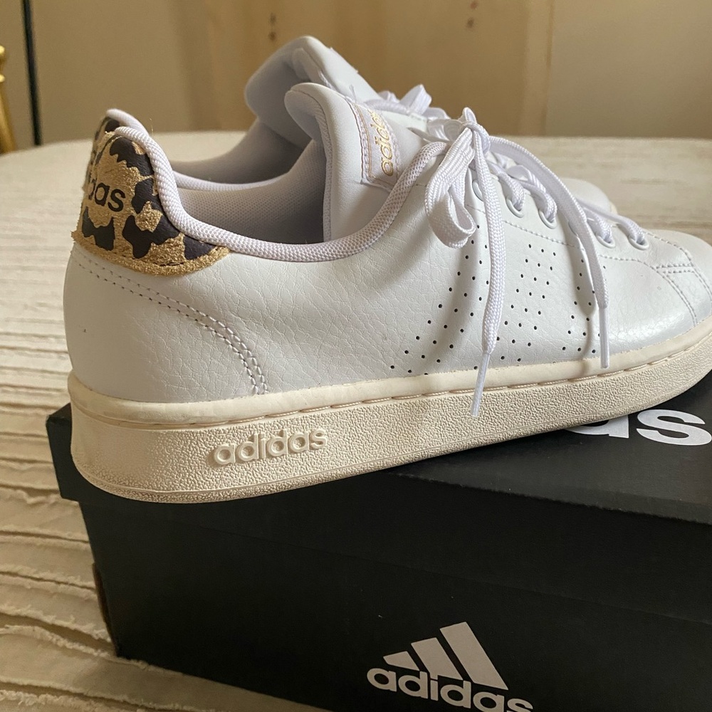 Adidas White Tennis Sneakers with Classic Silhouette. Like new!